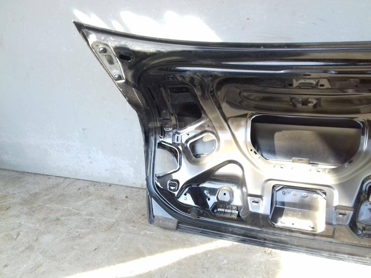 Крышка багажника для  Cadillac Escalade III 2006-2014
