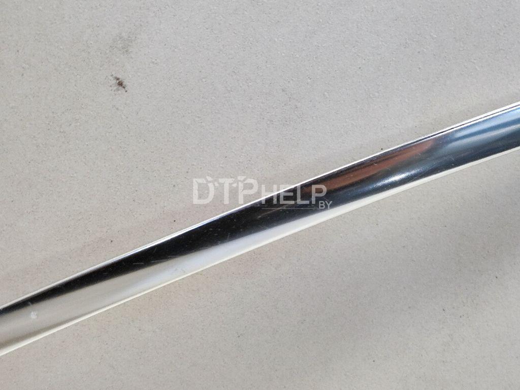 Фото Накладка двери передней левой для Volkswagen Touareg  2011