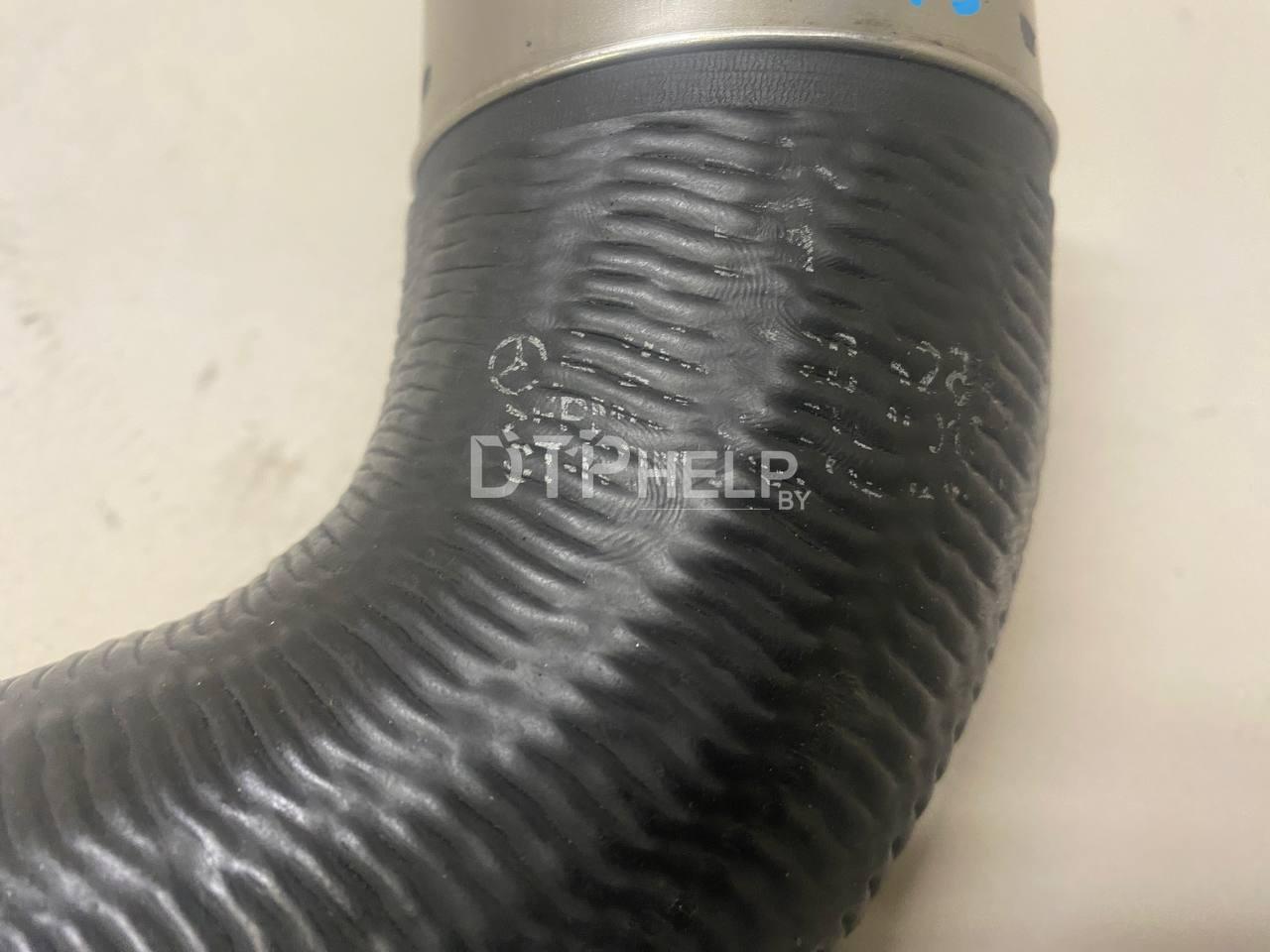 Фото Патрубок интеркулера для Mercedes W204  2008