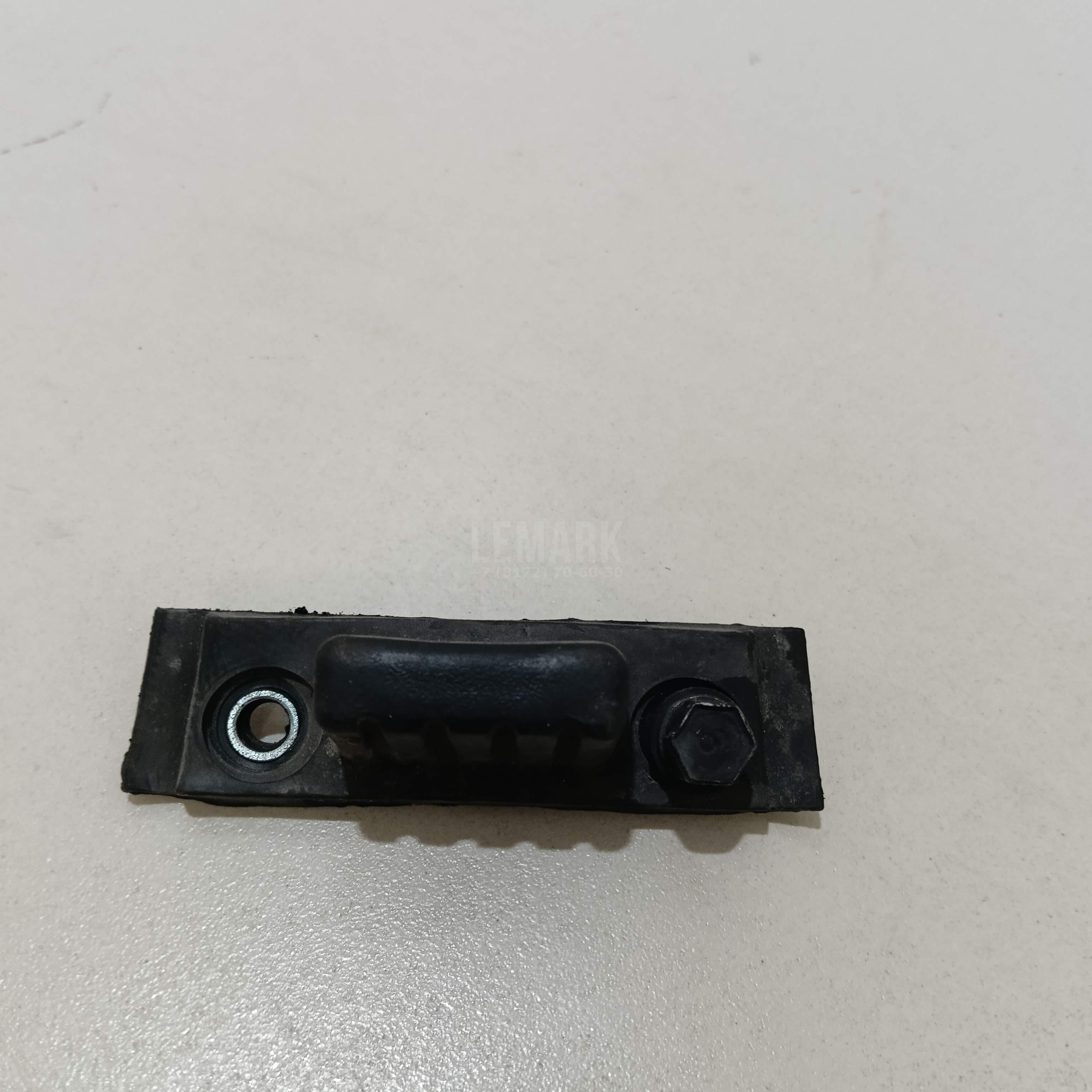 Отбойник крышки багажника 817392E000 Hyundai-Kia