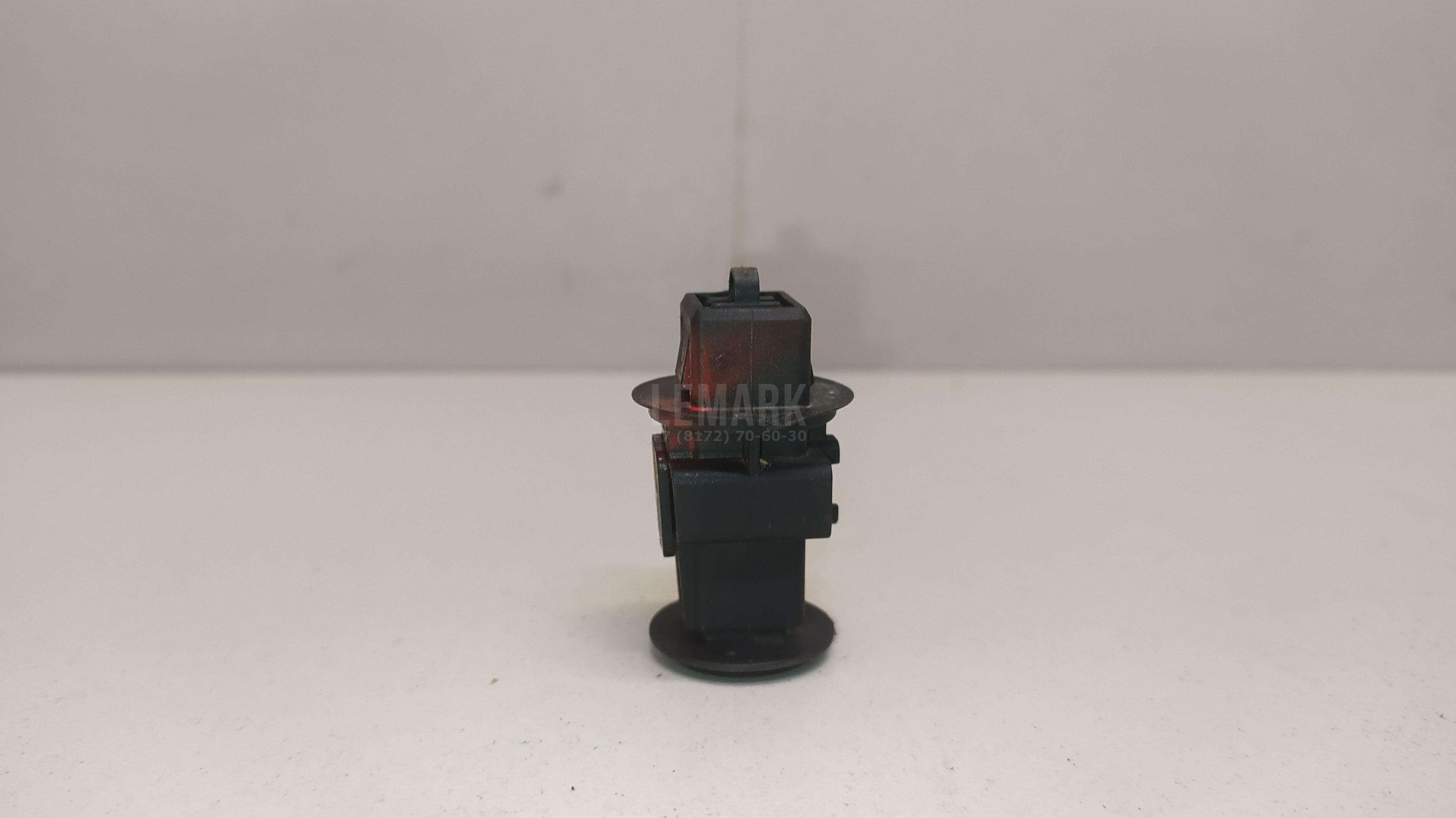 Отбойник капота 65822BR00A Nissan