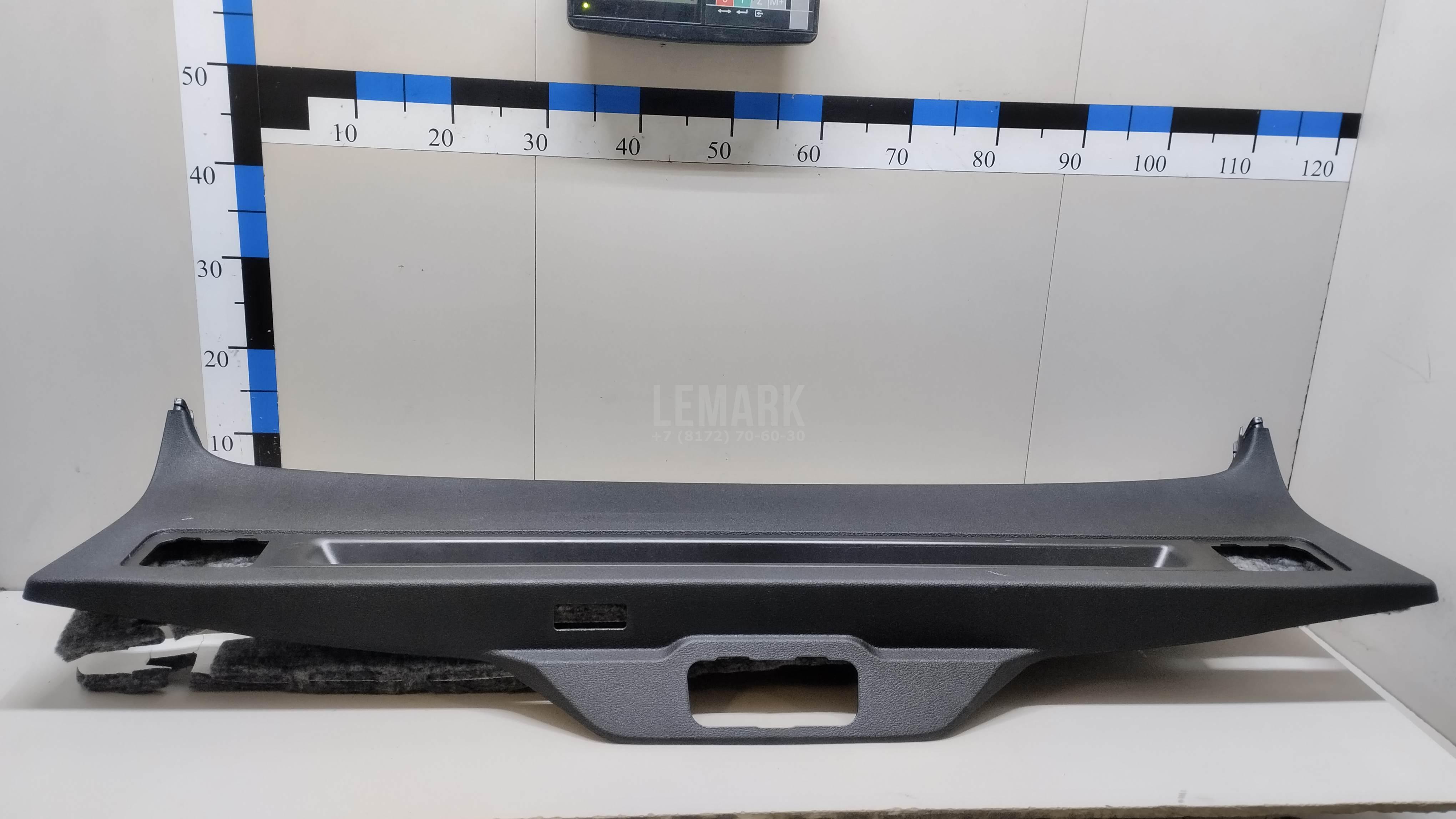 Обшивка двери багажника для  Ford Escape EUR 2007-2009
