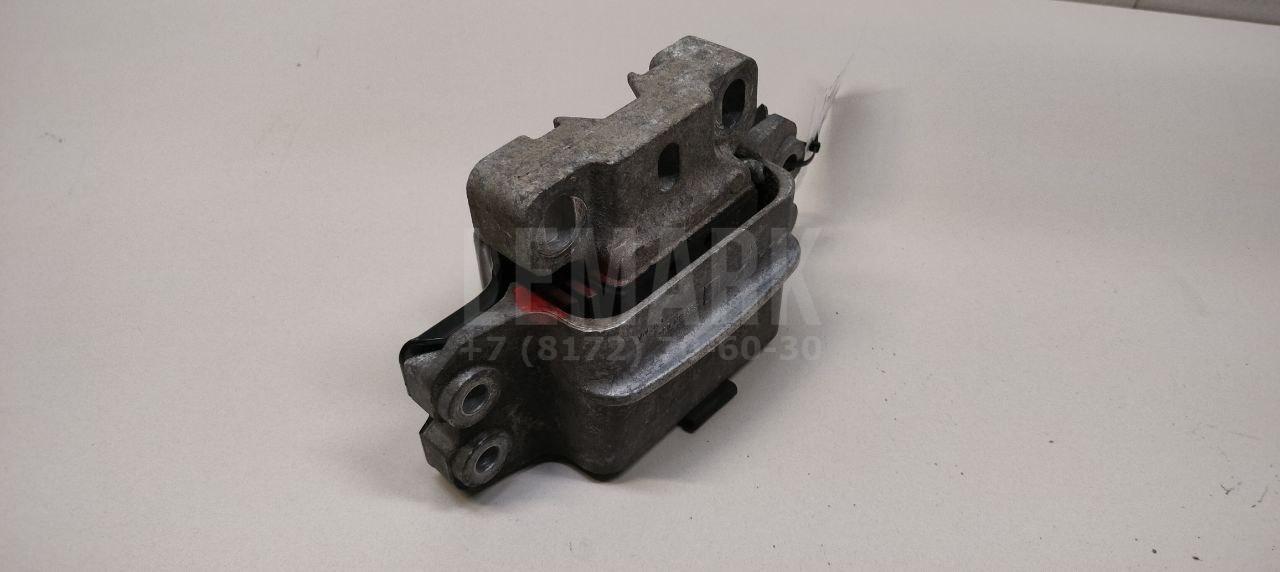 Опора двигателя левая 3C0199555 VAG