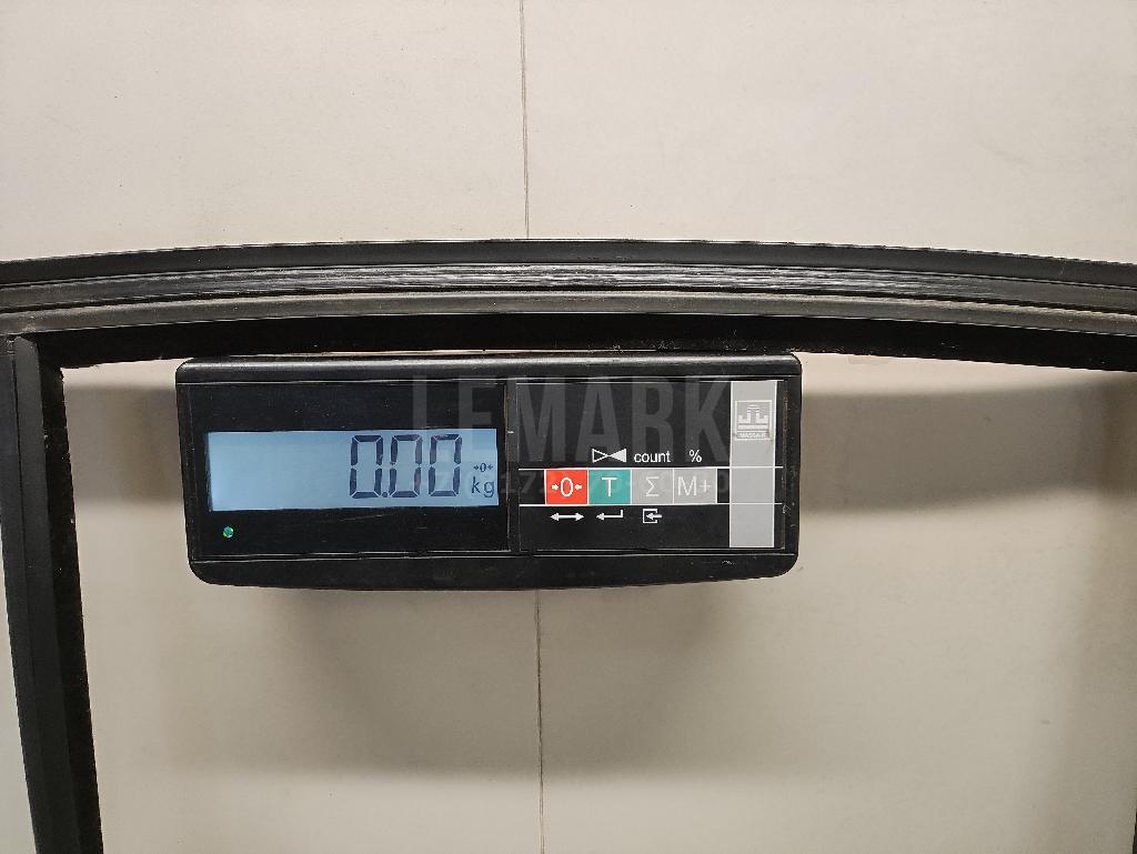 Уплотнитель стекла двери для  BMW Z4 E85/E86 2002-2008