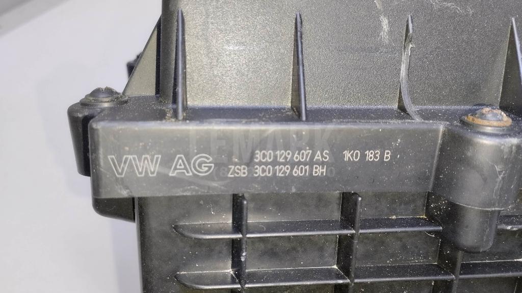 Корпус воздушного фильтра для  Audi A4 [B6] 2000-2004