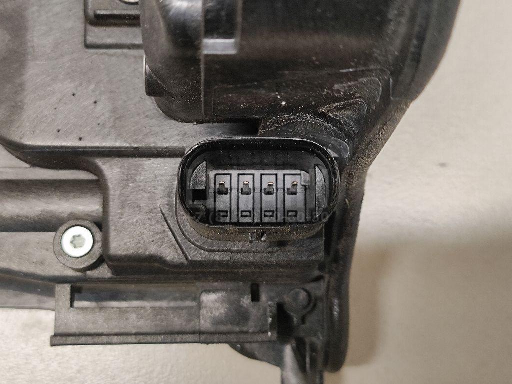 Замок двери передней левой для  Audi V8 1988-1994