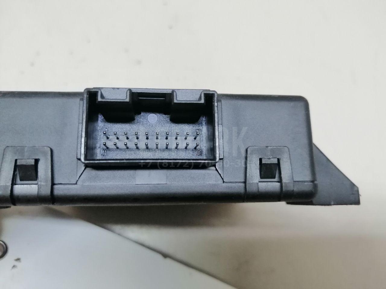 Блок электронный для  Audi V8 1988-1994