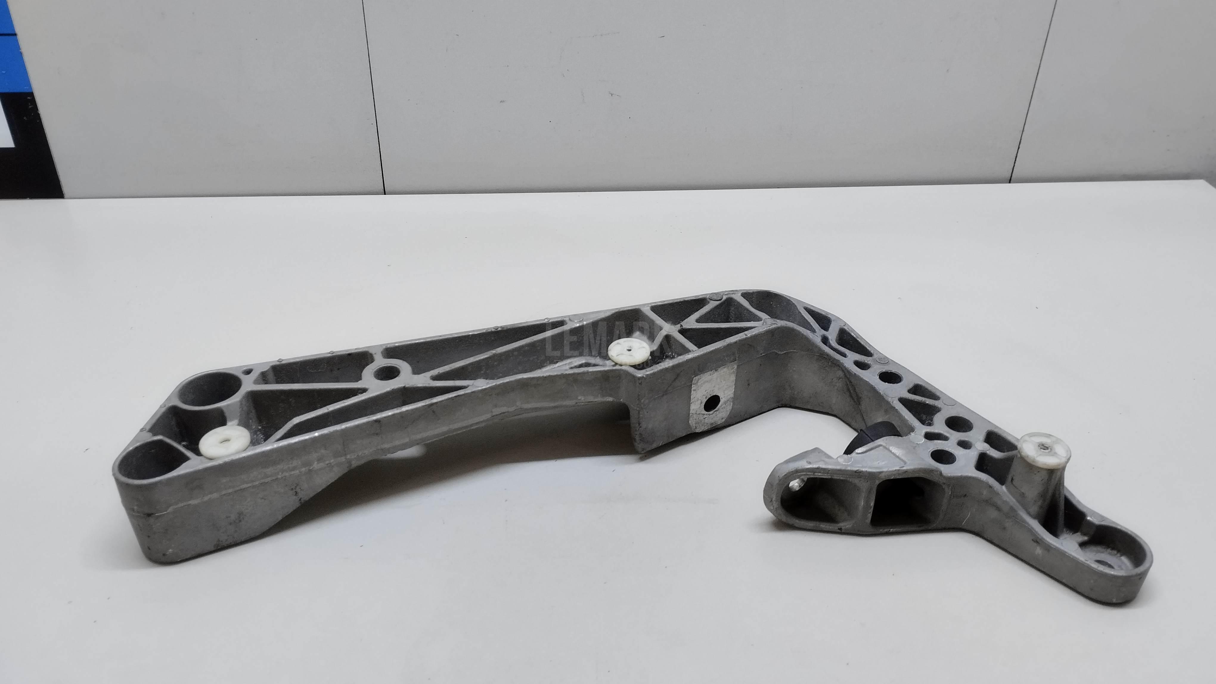 Кронштейн КПП для  BMW 3-serie E90/E91 2005-2012