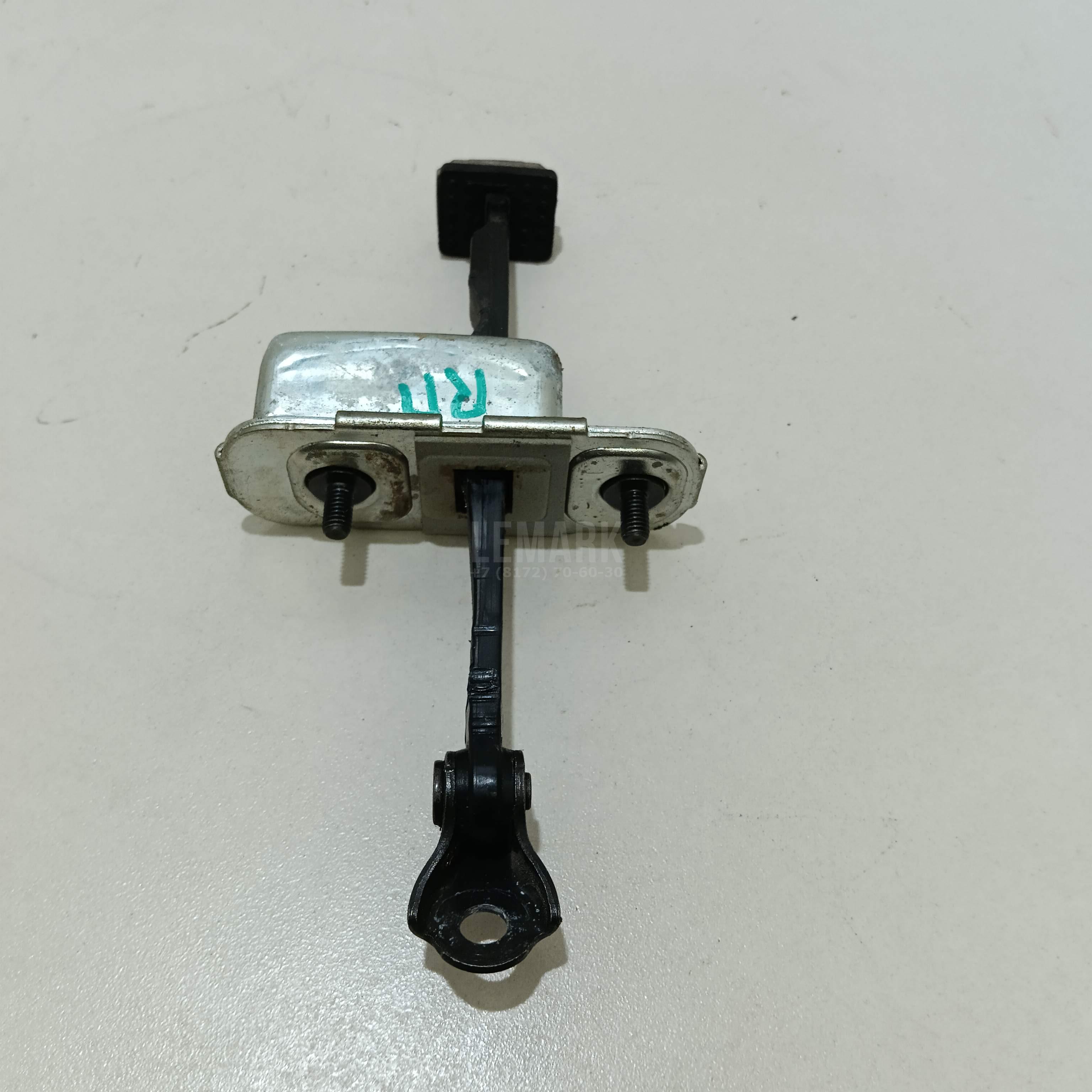 Ограничитель двери 79390D3000 Hyundai-Kia