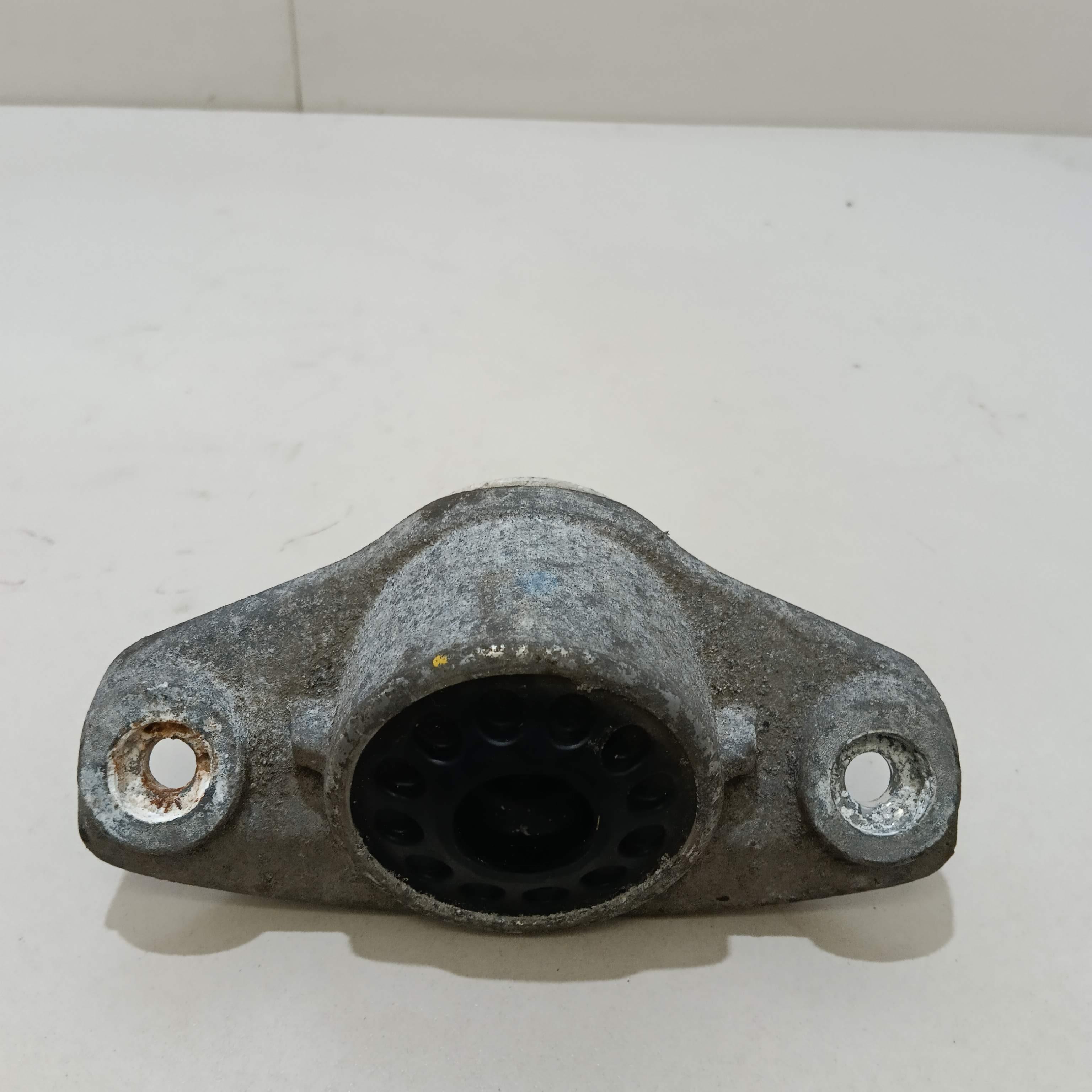 Опора заднего амортизатора 55330D9000 Hyundai-Kia