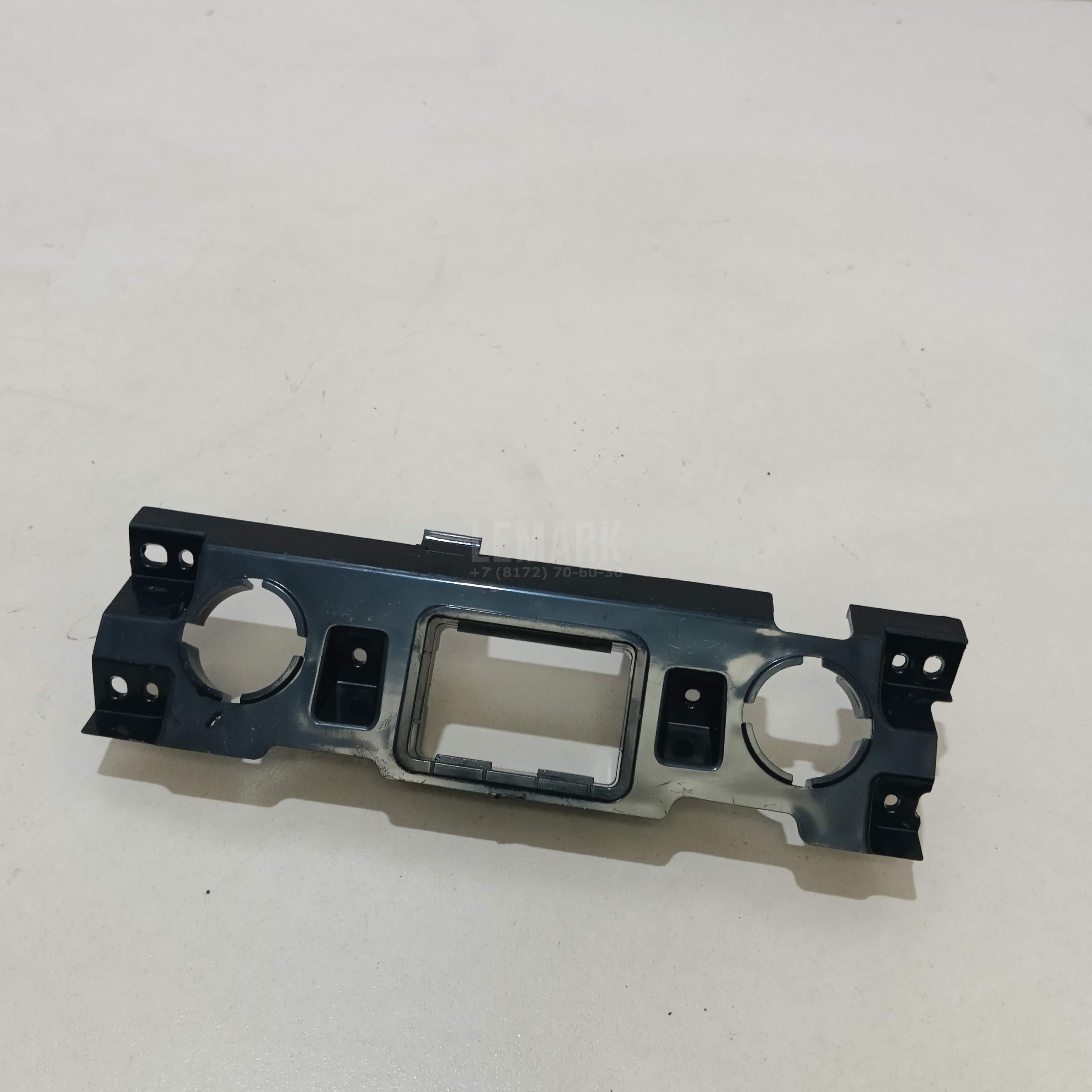 Накладка (кузов внутри) 84636D30004X Hyundai-Kia