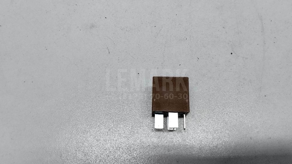 Реле 13306940 GM