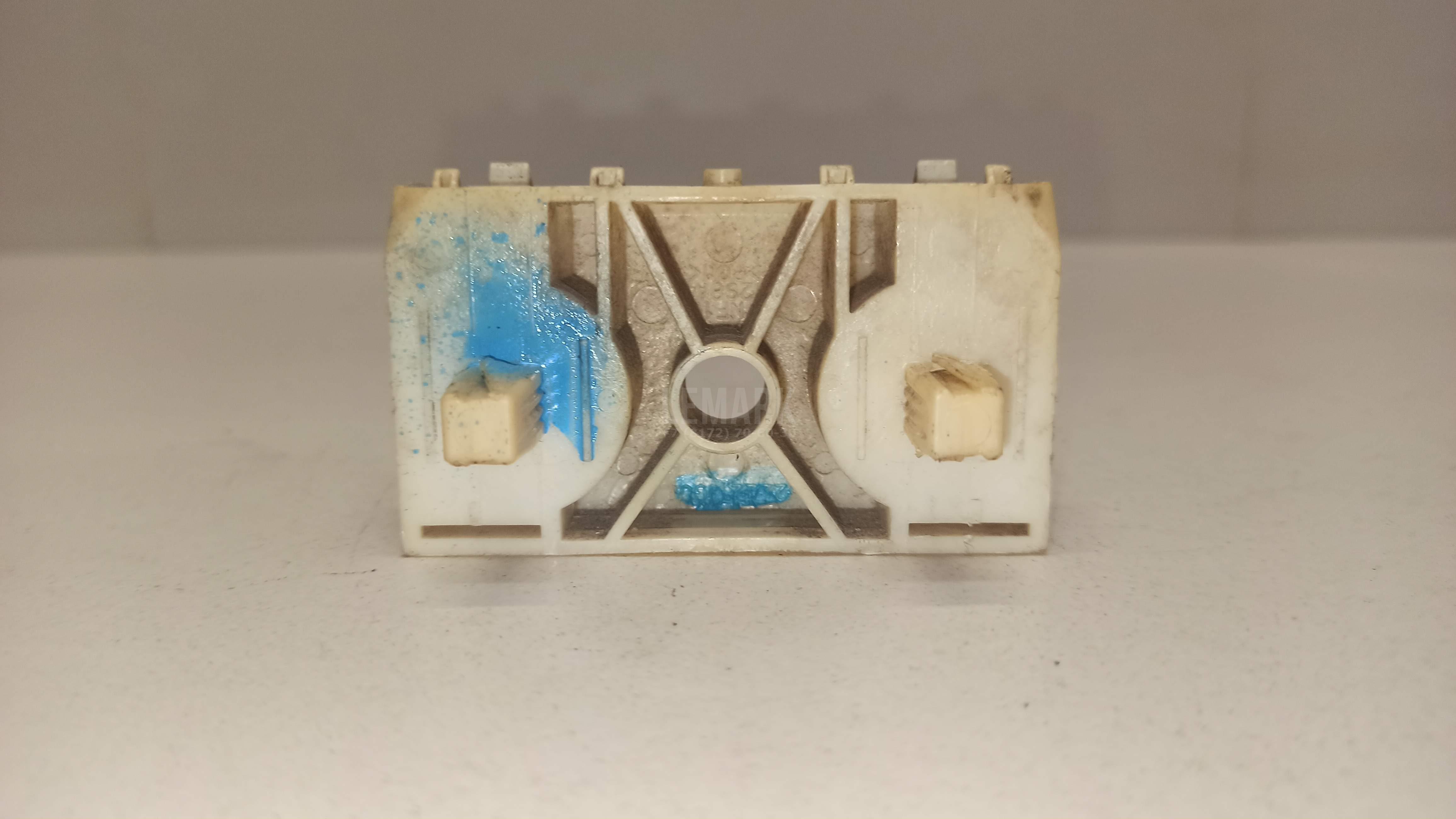 Направляющая переднего бампера 62222JG000 Nissan