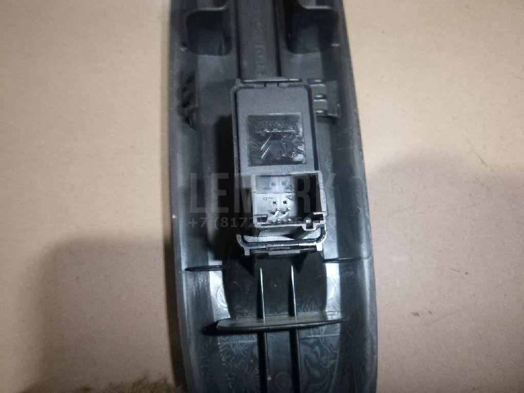 Кнопка стеклоподъемника для  Ford Focus II 2008-2011