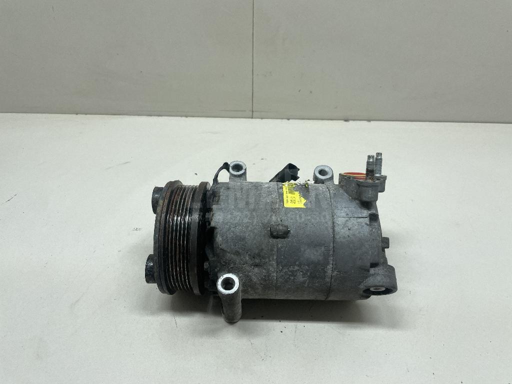 Компрессор кондиционера LR041117 Land Rover