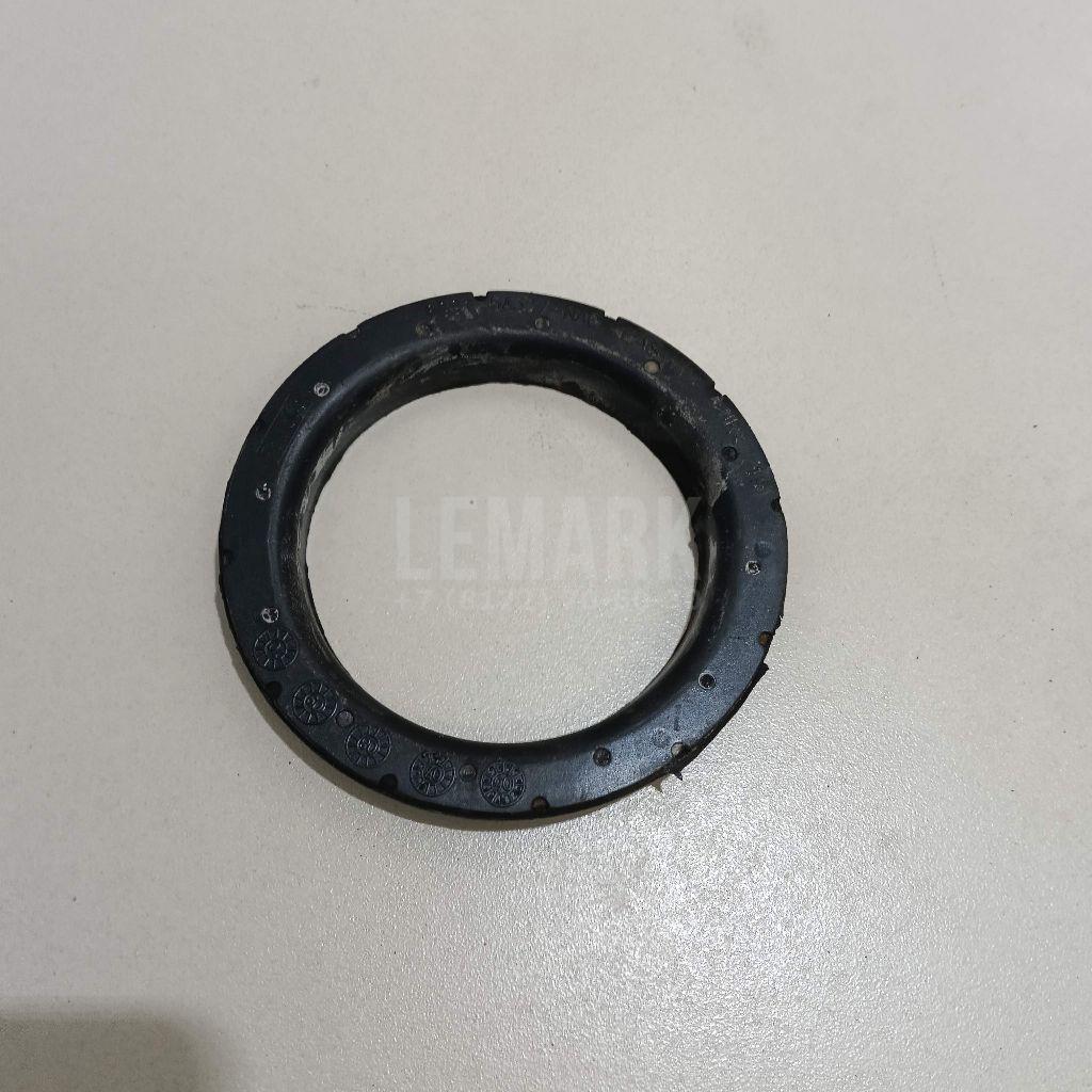 Проставка под переднюю пружину LR005874 Land Rover