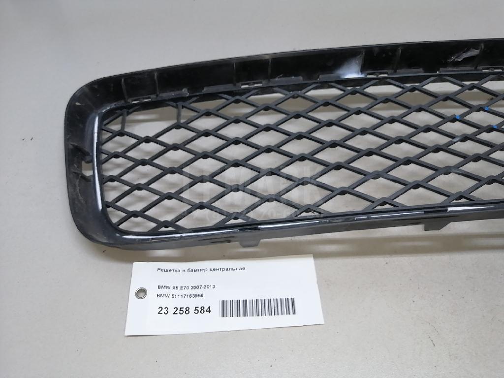 Решетка в бампер центральная для  BMW 1-serie E87/E81 2004-2011