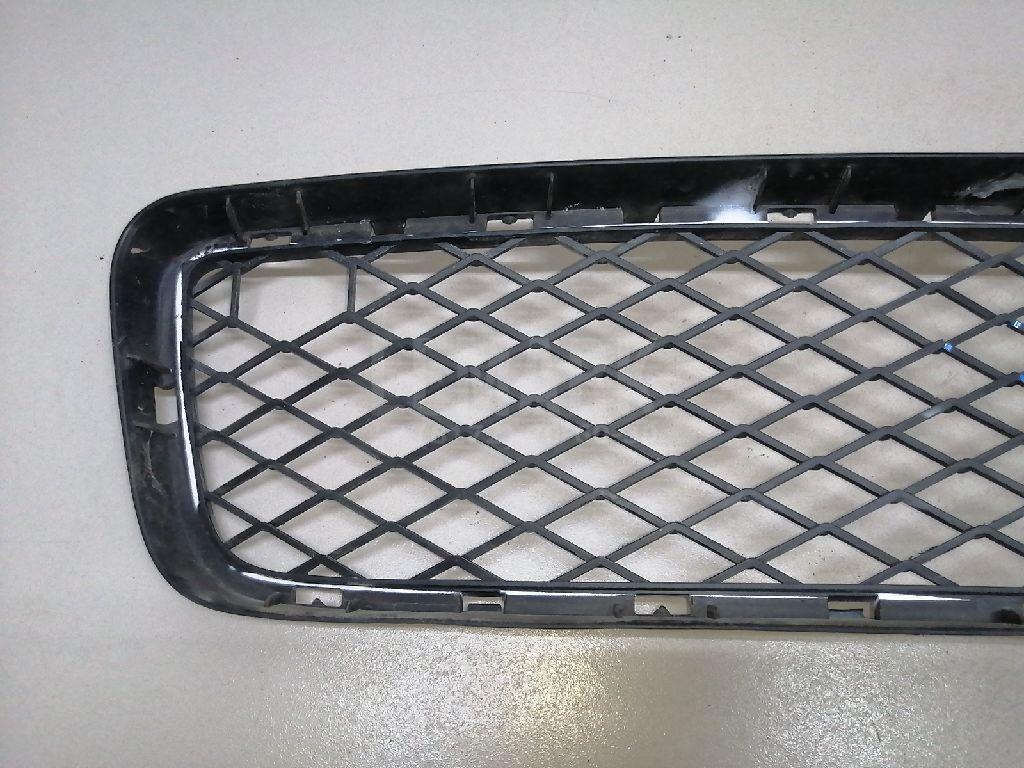 Решетка в бампер центральная для  BMW 1-serie E87/E81 2004-2011