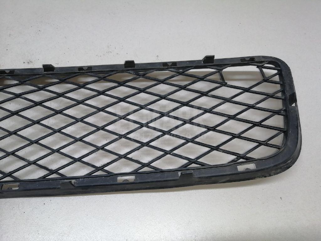 Решетка в бампер центральная для  BMW 1-serie E87/E81 2004-2011