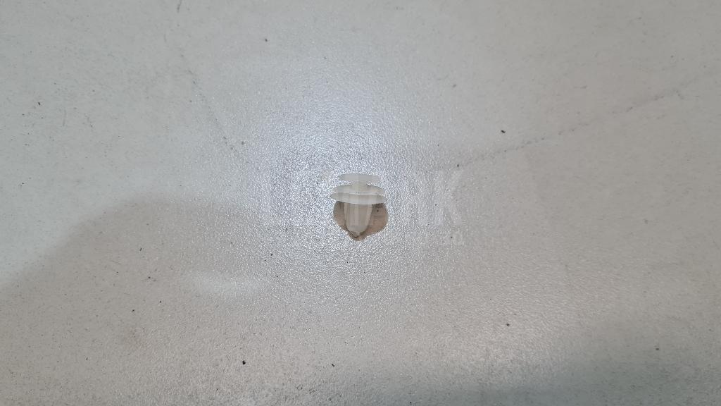 Крепеж (клоп) 0155330001 Nissan