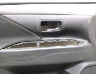 Обшивка двери передней левой для Mitsubishi Outlander (GF) 2012> б/у состояние удовлетворительное