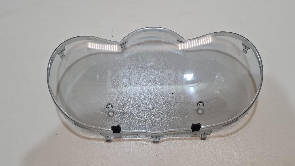 Стекло панели приборов 8385242C70 Toyota