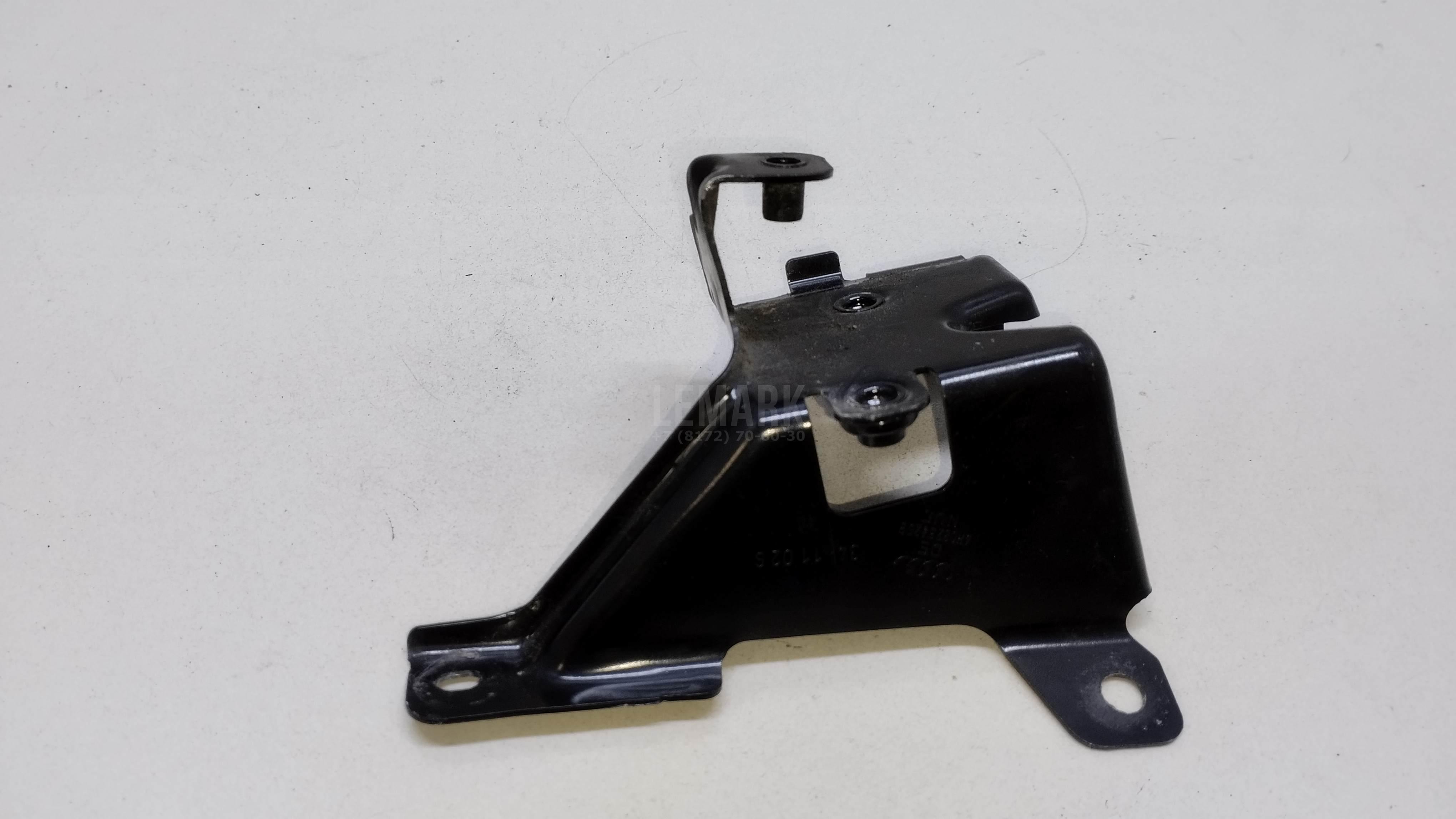 Кронштейн замка капота для  BMW 2-serie F22/F23/F87 2013-2020