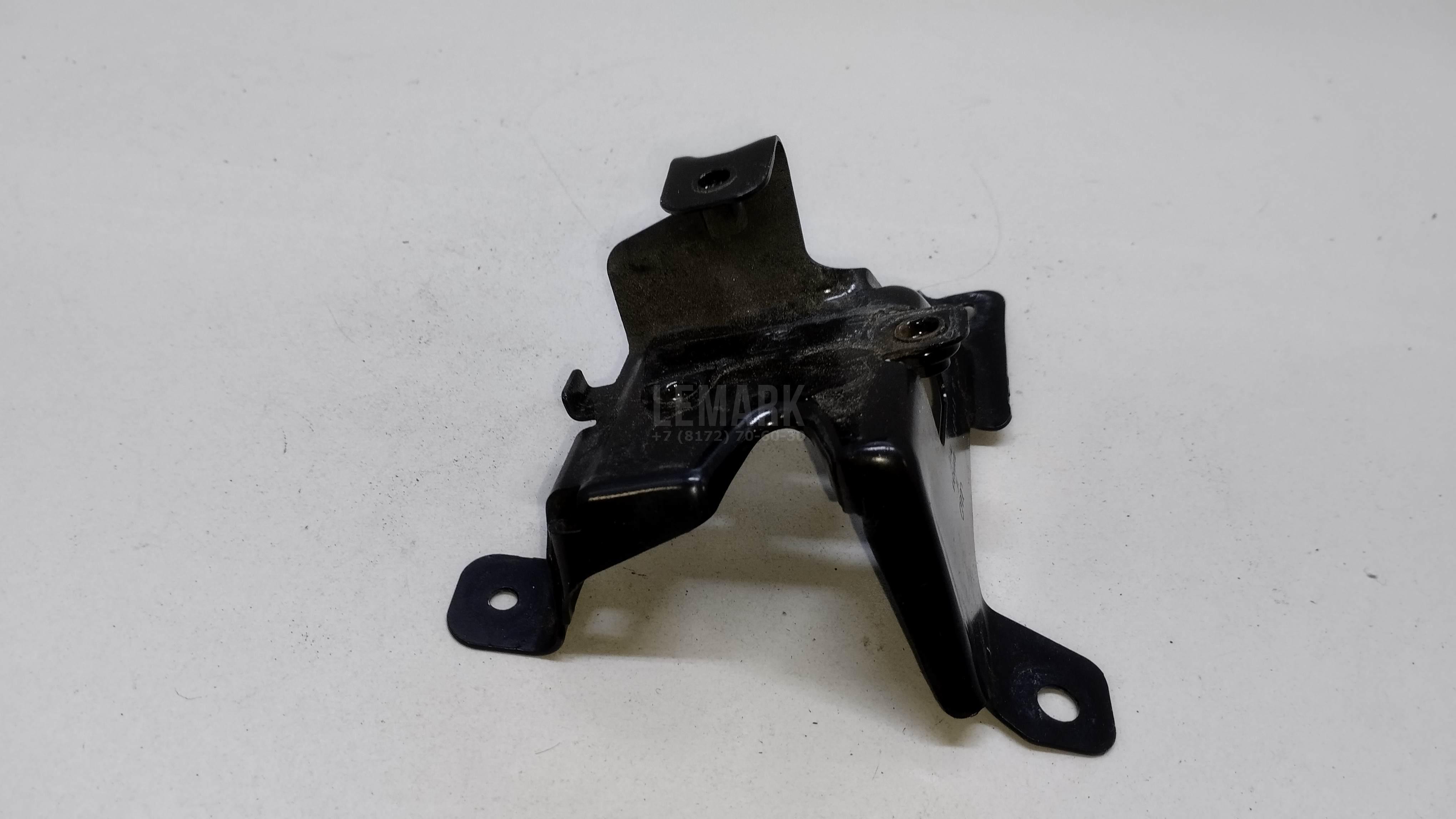 Кронштейн замка капота для  BMW 5-serie E60/E61 2003-2009