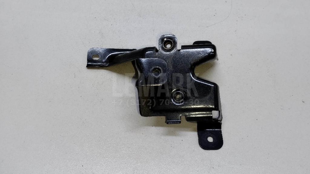 Кронштейн замка капота для  BMW 5-serie E60/E61 2003-2009
