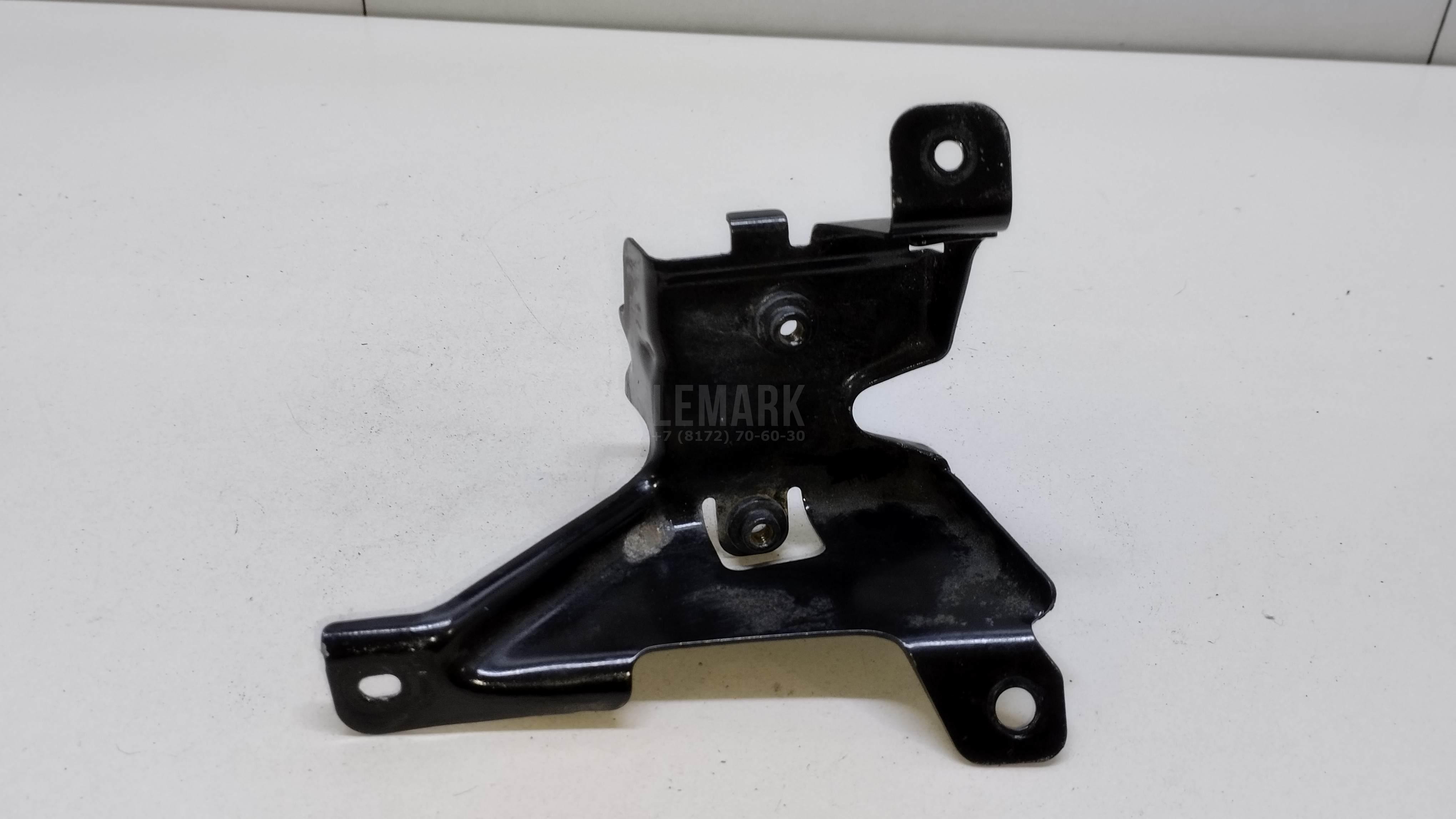 Кронштейн замка капота для  BMW 5-serie E60/E61 2003-2009