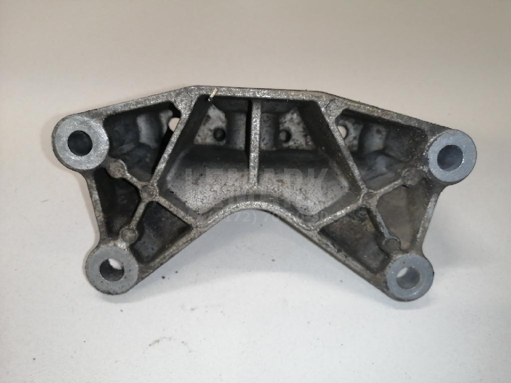 Кронштейн КПП для  Audi R8 2007-2015