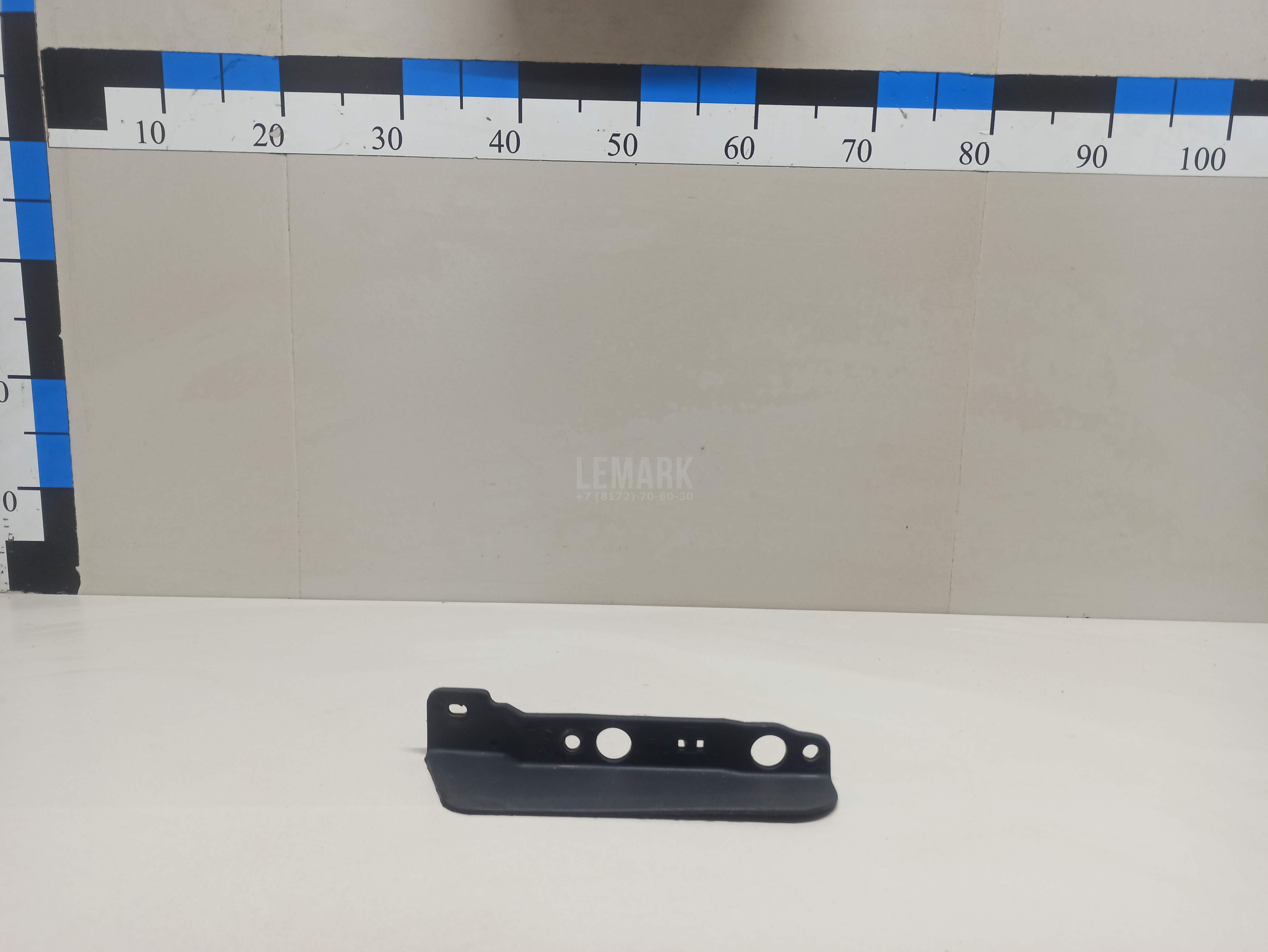 Брызговик передний правый 538950R030 Toyota