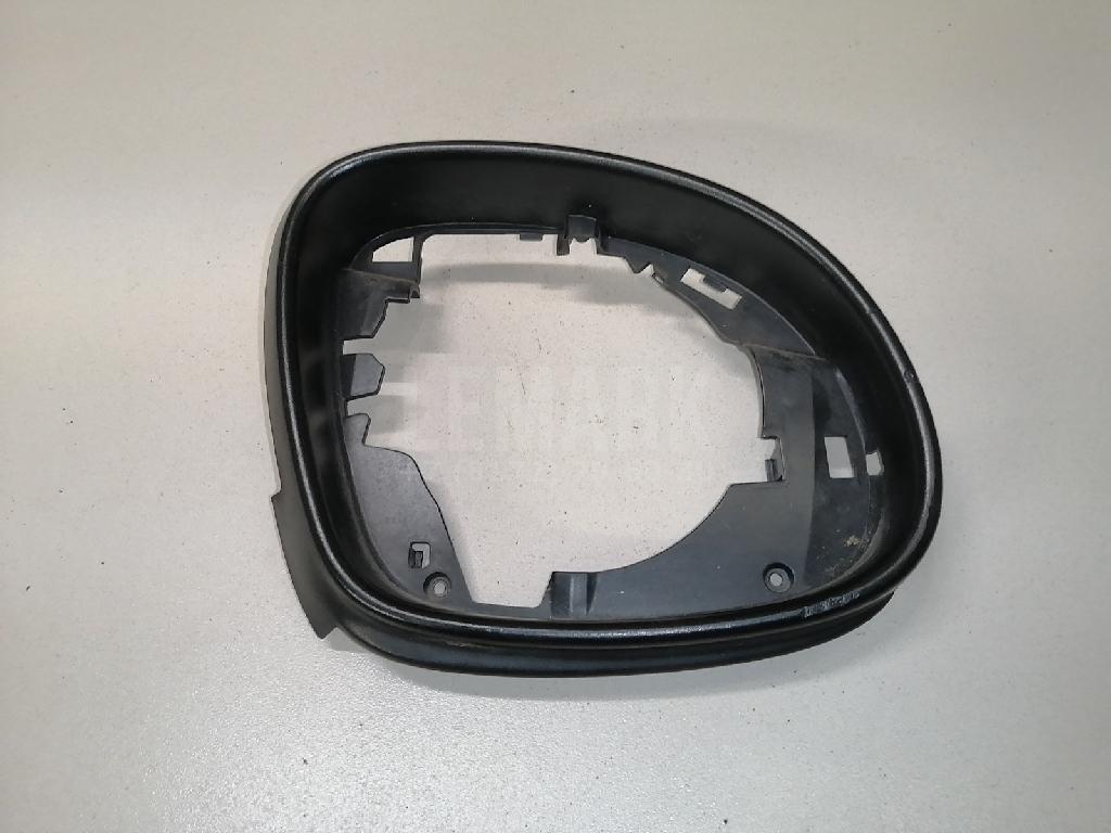 Рамка зеркала правого 5N08576029B9 VAG