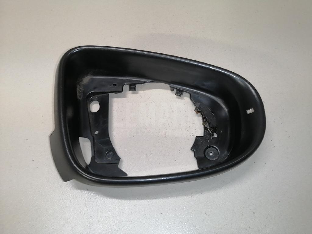 Накладка зеркала правого 6R0857602A9B9 VAG