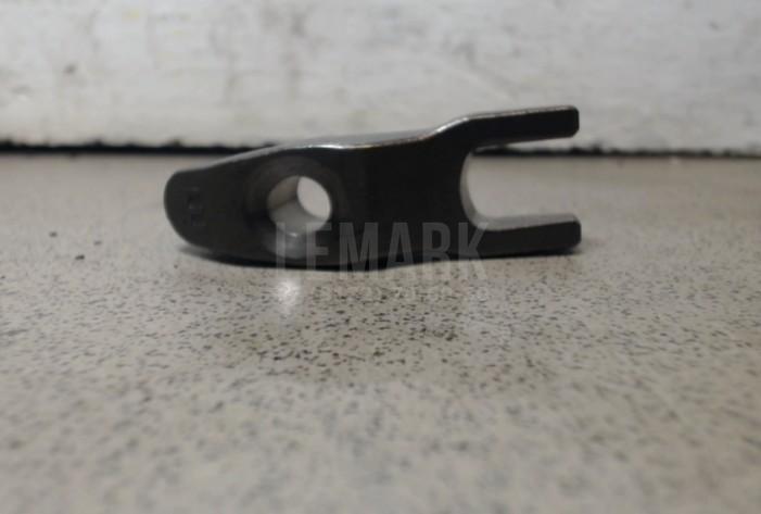 Кронштейн форсунки 338142A402 Hyundai-Kia