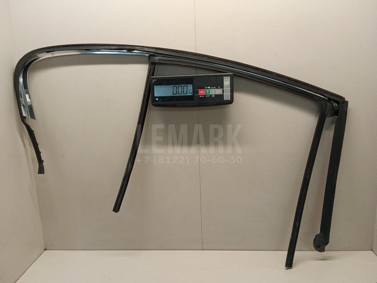 Уплотнитель стекла двери для  BMW X3 E83 2004-2010