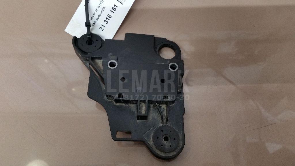 Кронштейн блока ABS (насос) для  BMW 3-serie E30 1982-1991