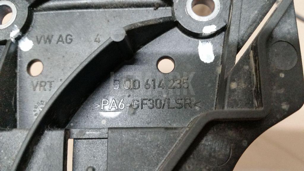 Кронштейн блока ABS (насос) для  BMW 3-serie E30 1982-1991