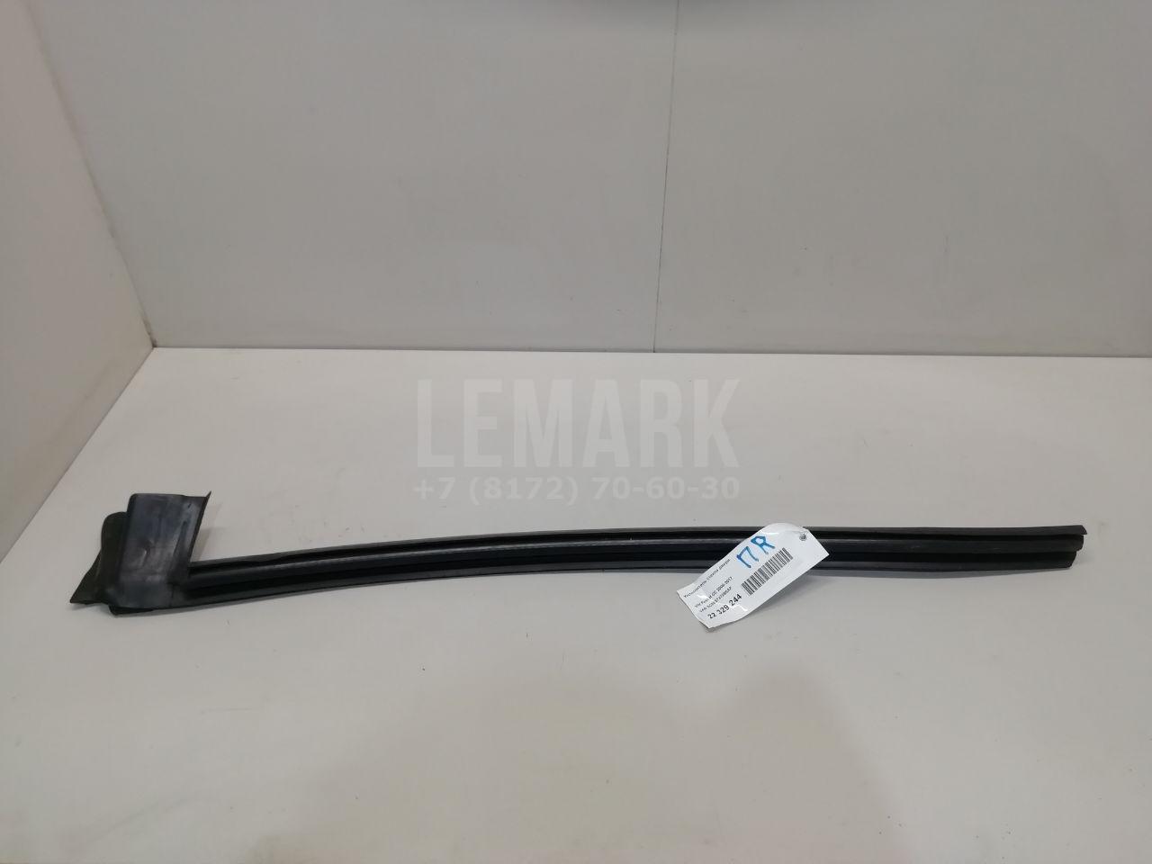 Уплотнитель стекла двери 3C8837472B5AP VAG