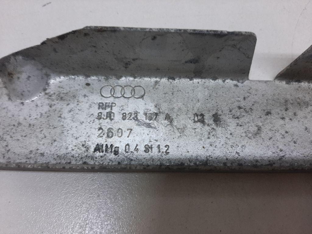 Кожух замка капота для  Audi 50 0-1978