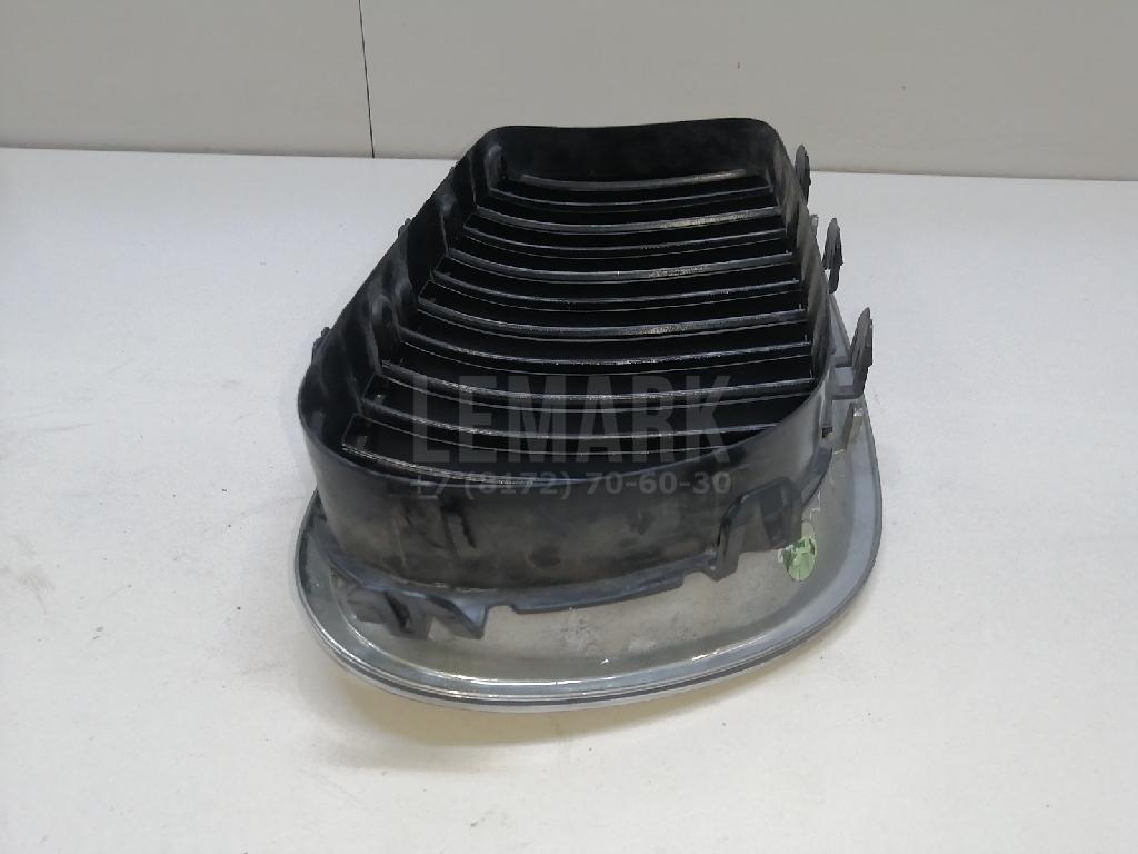 Решетка радиатора левая для  Cadillac Escalade II 2000-2006