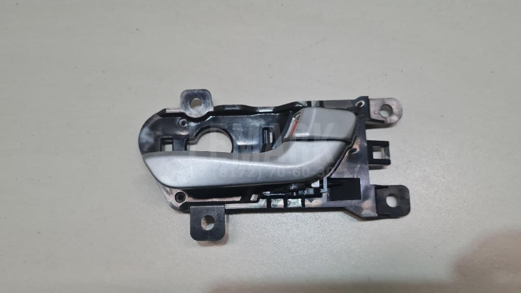 Ручка двери внутренняя правая 826202W000SDH Hyundai-Kia