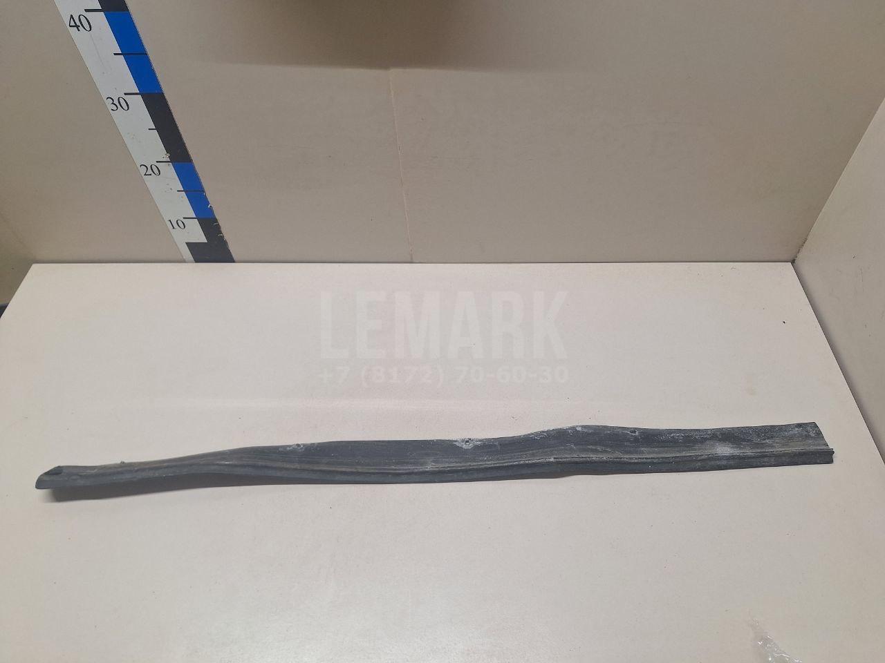 Уплотнитель двери 808394EA0A Nissan