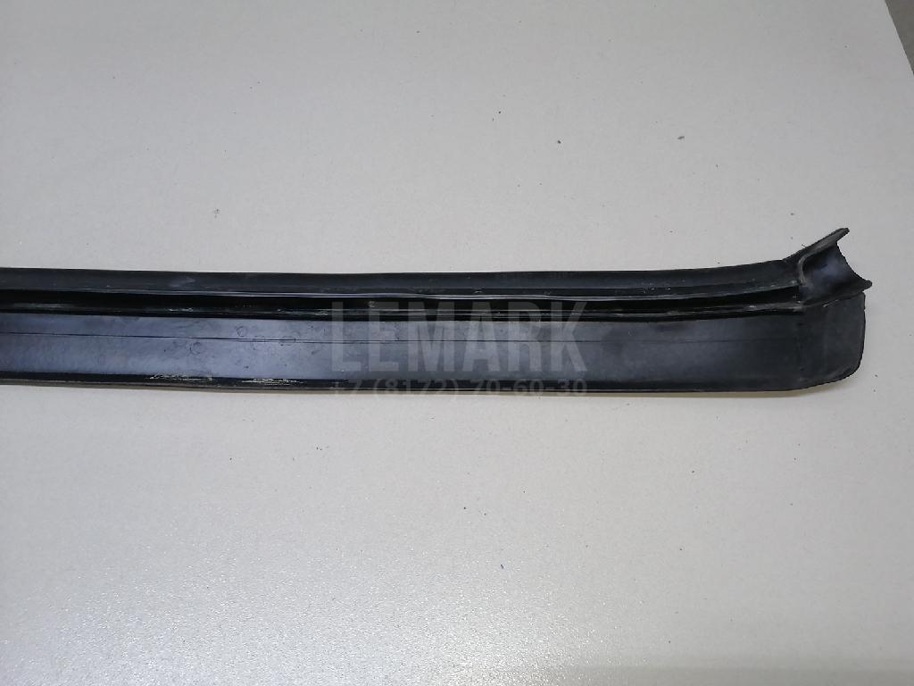 Уплотнитель капота для  Audi A4 [B7] 2005-2007