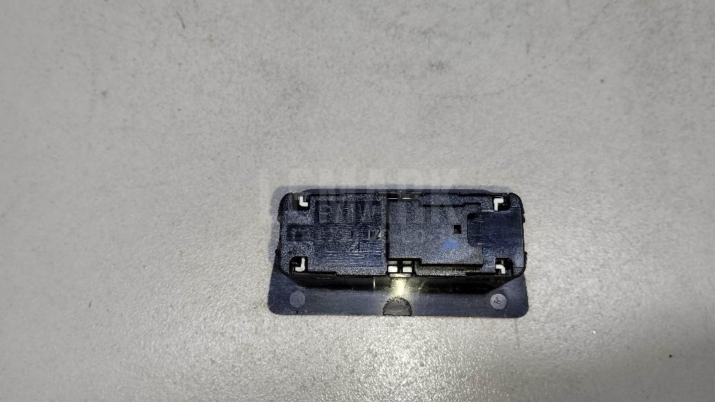 Кнопка открывания багажника для  BMW 1-serie F20/F21 2011-2019
