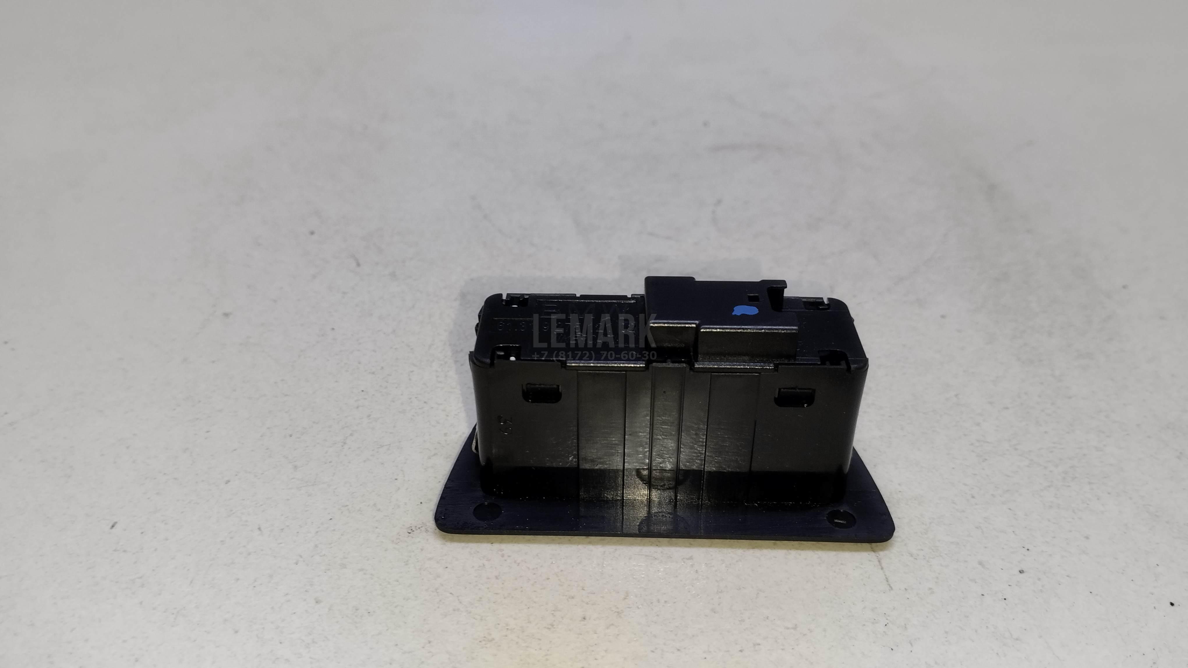 Кнопка открывания багажника для  BMW 1-serie F20/F21 2011-2019