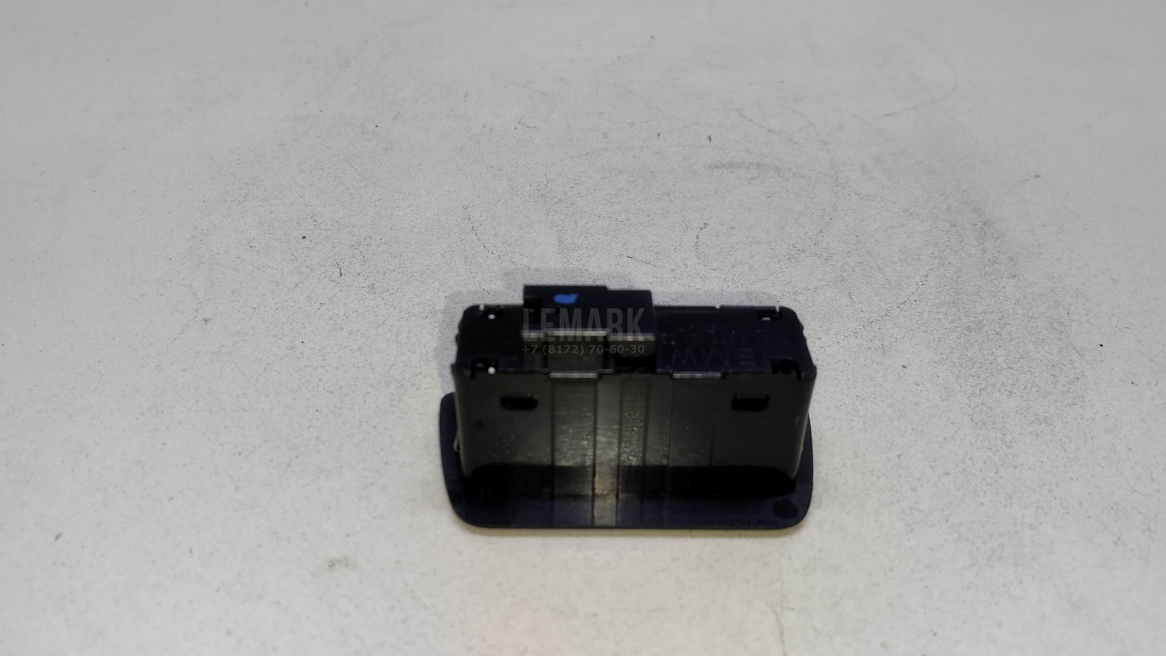 Кнопка открывания багажника для  BMW 1-serie F20/F21 2011-2019