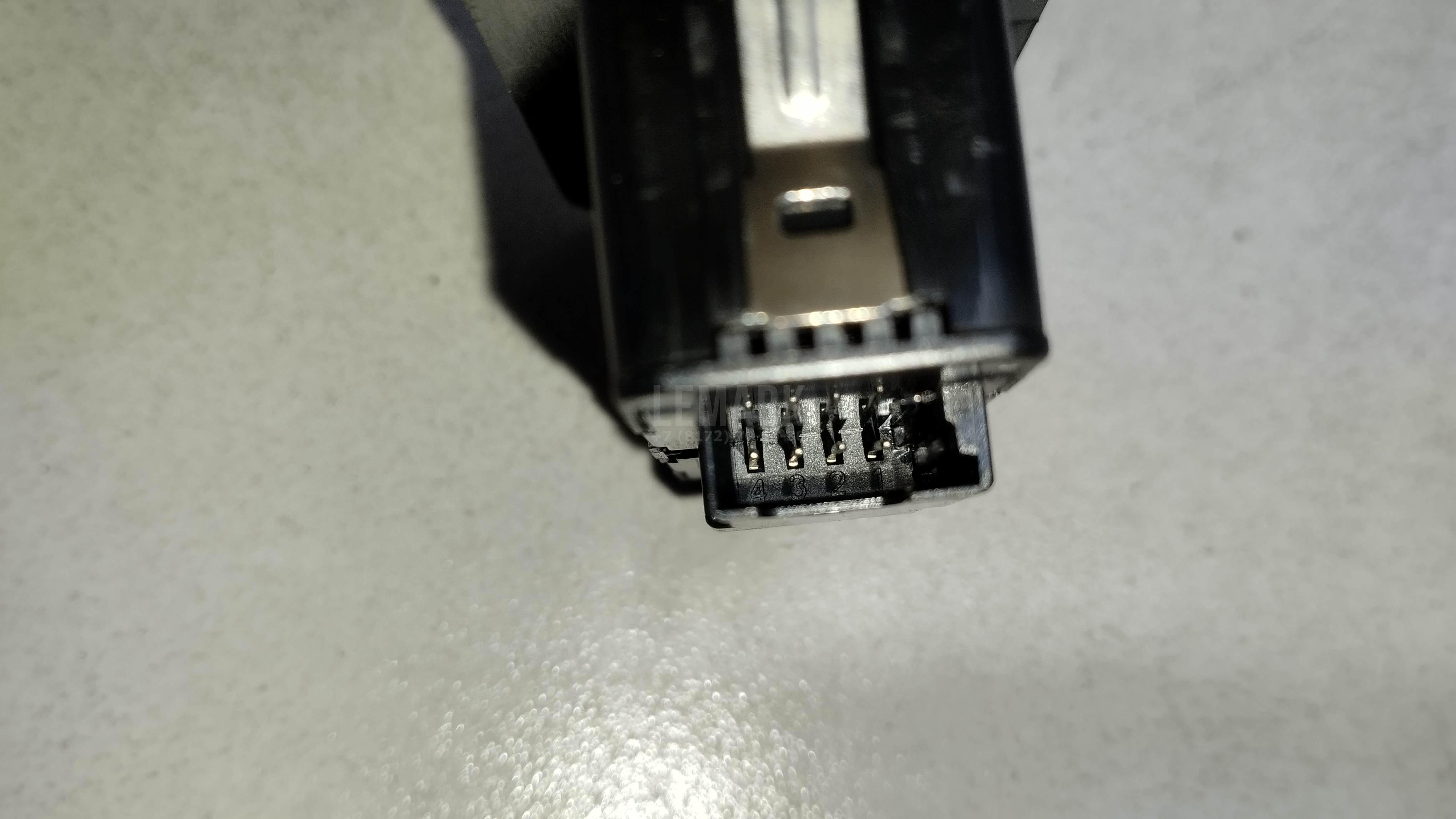 Кнопка открывания багажника для  BMW 1-serie F20/F21 2011-2019