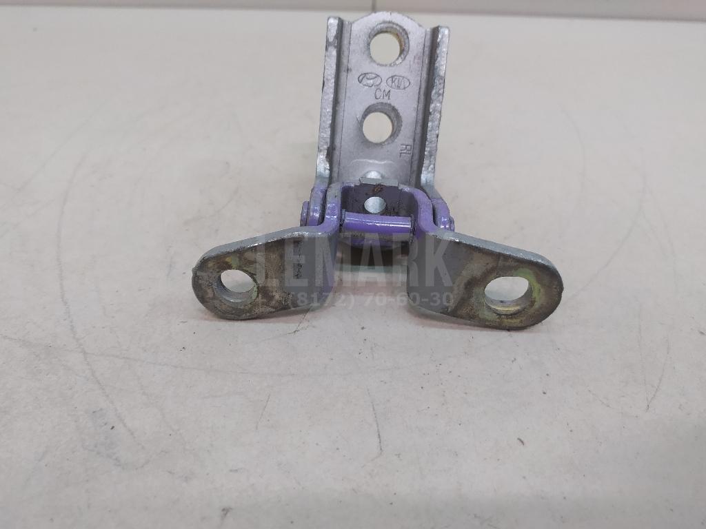 Петля двери задней левой нижняя 793502B000 Hyundai-Kia