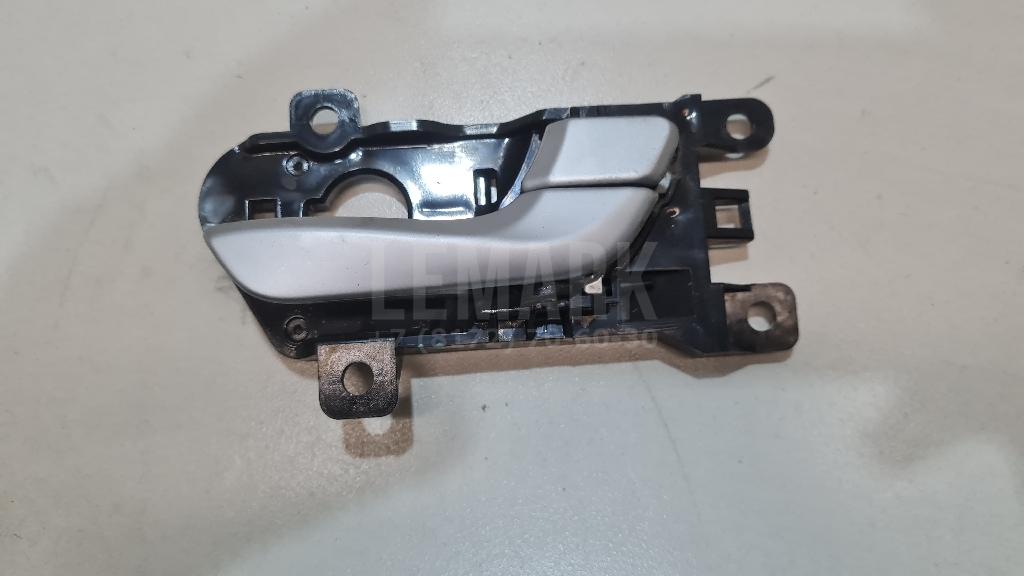 Ручка двери внутренняя правая 826202W000SDH Hyundai-Kia